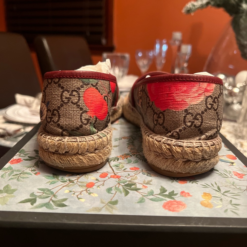 Gucci Wmns GG Supreme Espadrilles - Picture 9 of 12